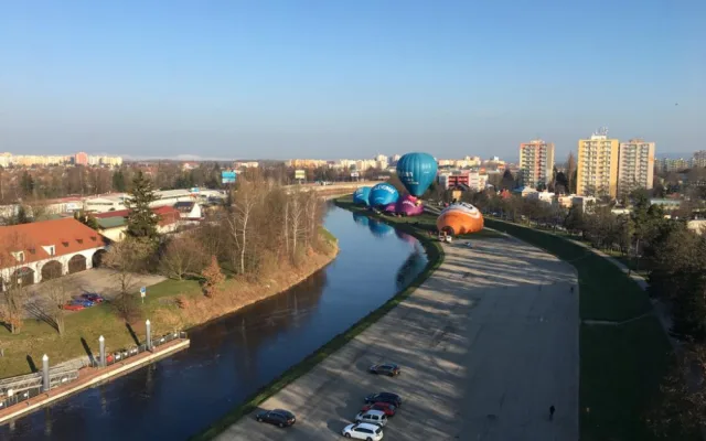 Balóny zahájily sezónu. Poslední březnový den letěly do Novohradských hor