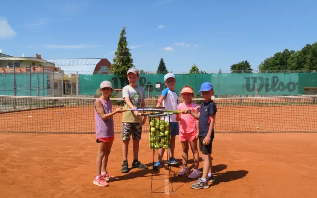 Budějcký tenisový klub LTC Tonstav – Service pořádá 3. září od 17 hodin nábor pro nejmenší zájemce.