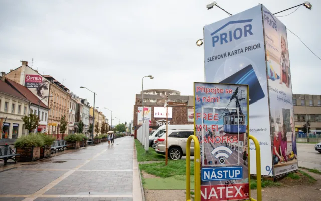 Vizuální smog trápí i Budějce. Regulace reklam není jednoduchá, není ale nemožná