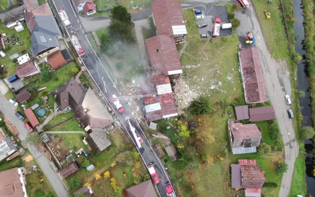 Domy v Lenoře, které nezasáhl požár, nečeká demolice