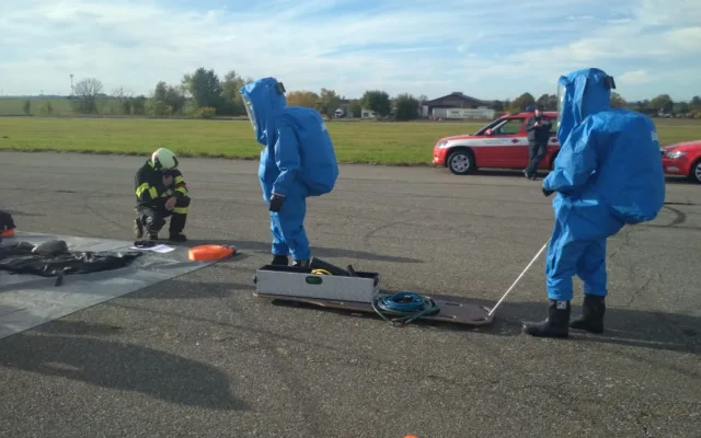 V Táboře havarovala cisterna s kyselinou dusičnou, hasiči trénovali krizovou situaci
