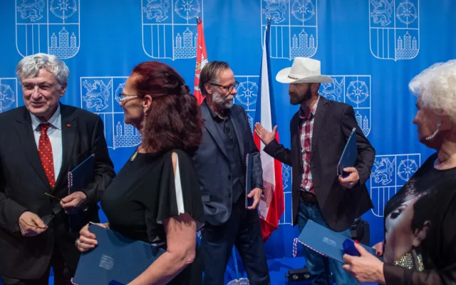 Zlatou šupinu získal ředitel nemocnice, voják a herec Karel Roden