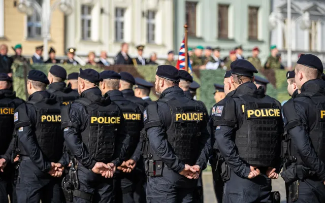 České Budějovice si připomněli 101. výročí vzniku republiky vojenskou přehlídkou