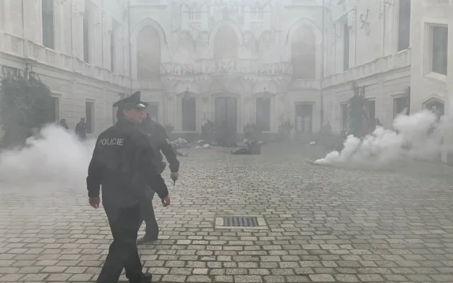 Výbuch, křik a desítky zraněných. Cvičení na Hluboké simulovalo zásah u exploze