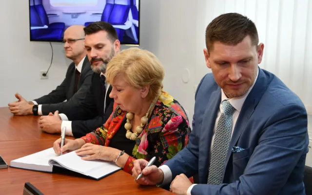 Jihočeský kraj uzavřel s Českými drahami novou smlouvu na deset let