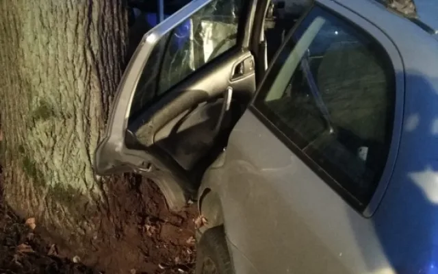 Při vážné nehodě na Táborsku zůstal v autě zaklíněny řidič