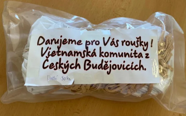 Vietnamská komunita nám darovala 500ks.