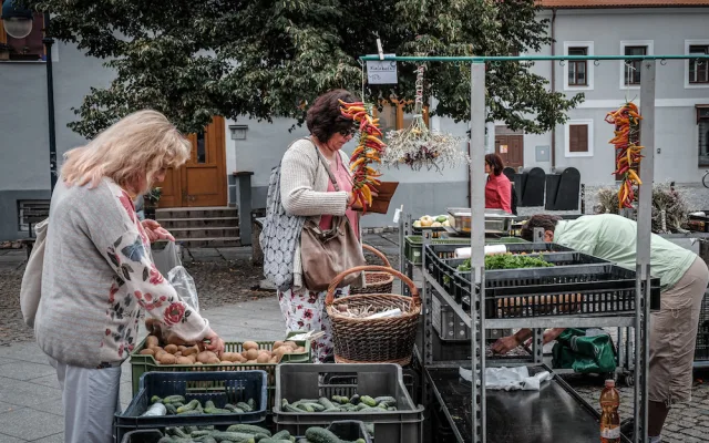 Farmářské trhy se na Piaristické náměstí vrátí už příští týden