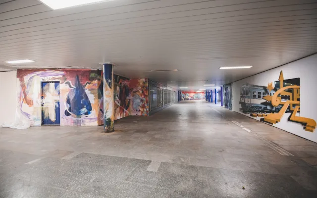 Podchod u nádraží oživily grafitti