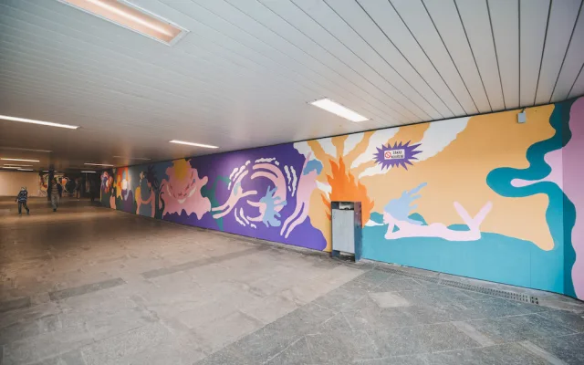Podchod u nádraží oživily grafitti