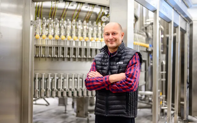 Budvar má novou linku na stáčení piva. Zvládne naplnit 40 tisíc lahví za hodinu