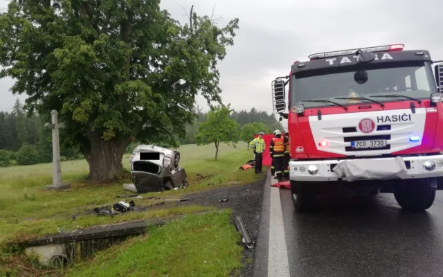 Na Táborsku se stala tragická dopravní nehoda, na místě zemřel starší řidič