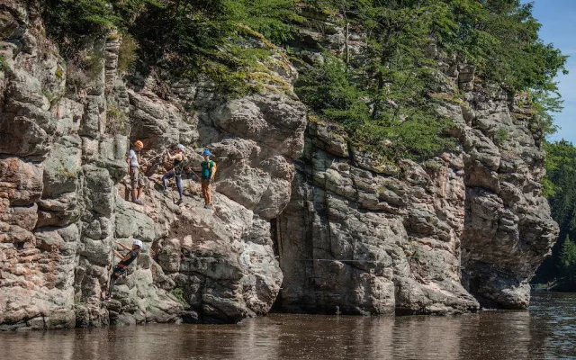 U Hluboké nad Vltavou vznikla nová ferrata, vhodná je pro i pro rodiny s dětmi