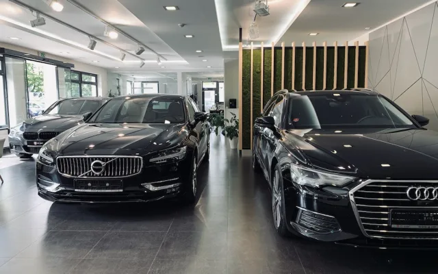 Nádherné, nejen luxusní vozy, exkluzivní financování a 12 let na trhu… To je českobudějovický G-car
