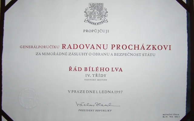 Zemřel politický vězeň a šéf zpravodajských služeb Radovan Procházka