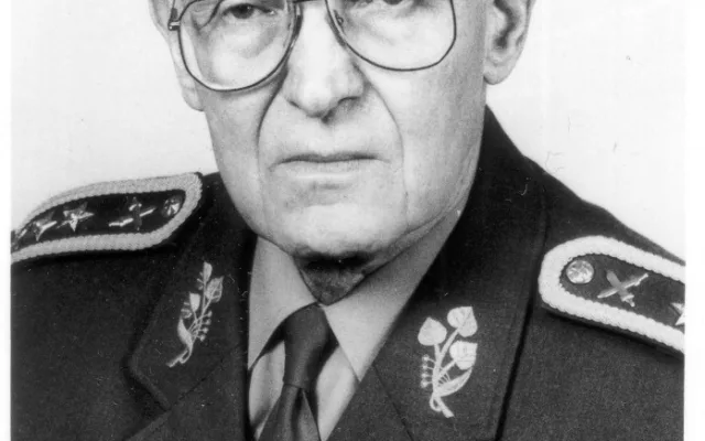 Zemřel politický vězeň a šéf zpravodajských služeb Radovan Procházka