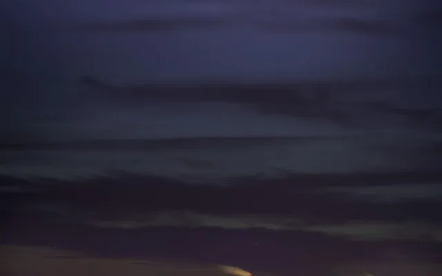 Kometa Neowise už se vzdaluje, vrátí se 7000 let. Takhle ji zachytil budějcký fotograf