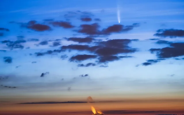 Kometa Neowise už se vzdaluje, vrátí se 7000 let. Takhle ji zachytil budějcký fotograf