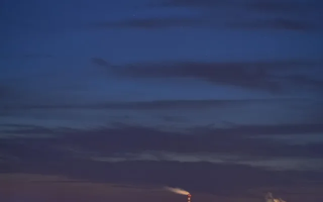 Kometa Neowise už se vzdaluje, vrátí se 7000 let. Takhle ji zachytil budějcký fotograf