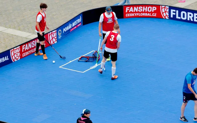 Náměstí v sobotu oživí Street Floorball League, celkem nastoupí 24 týmů