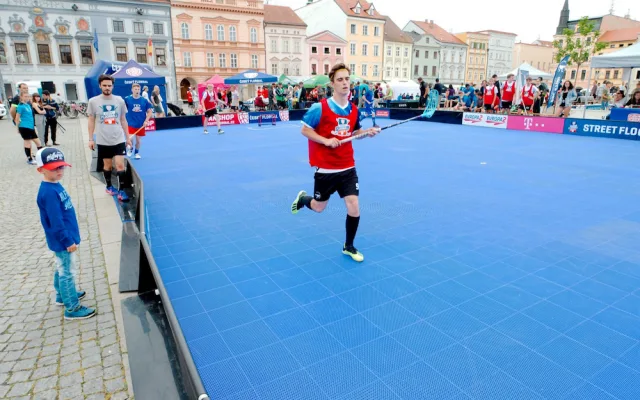 Náměstí v sobotu oživí Street Floorball League, celkem nastoupí 24 týmů