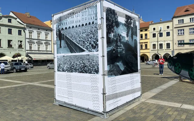 Mnoho měst v Česku si připomíná srpen 1968. V Budějcích zaparkovaly makety tanků