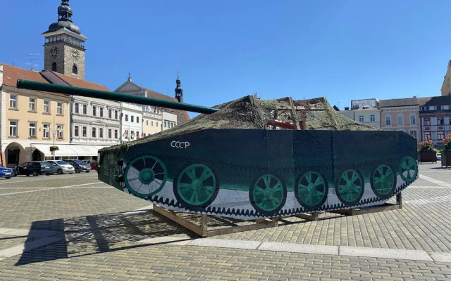 Mnoho měst v Česku si připomíná srpen 1968. V Budějcích zaparkovaly makety tanků