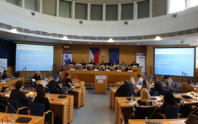 Chcete porozumět aktuálním bezpečnostním problémům? Studujte nově akreditovaný studijní program Vysoké školy evropských a regionálních studií
