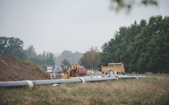 Stavba horkovodu z Temelína nabírá zpoždění. Po jeho dokončení se ušetří 80 tisíc tun hnědého uhlí ročně