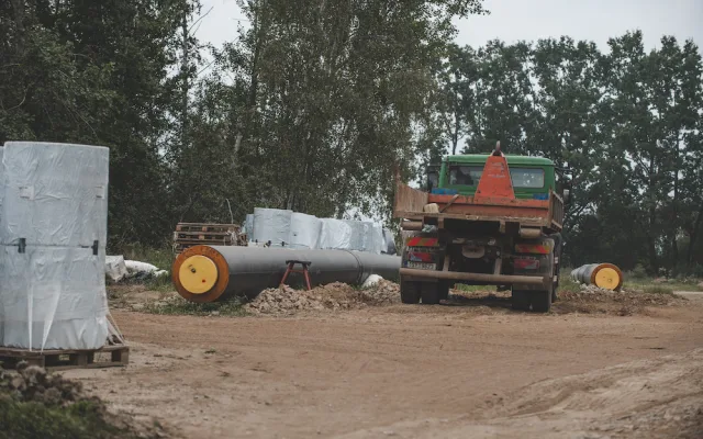 Stavba horkovodu z Temelína nabírá zpoždění. Po jeho dokončení se ušetří 80 tisíc tun hnědého uhlí ročně