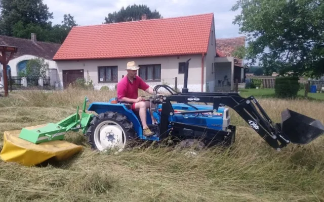 Jihočech Dalibor Uhlíř vede s Václavem Klausem ml. Hnutí Trikolóra. Konzervativní hodnoty, tradice a zdravý selský rozum, to jsou jeho hlavní pilíře