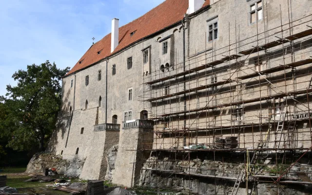 Rekonstrukce strakonického hradu finišuje. Hotovo má být v prosinci