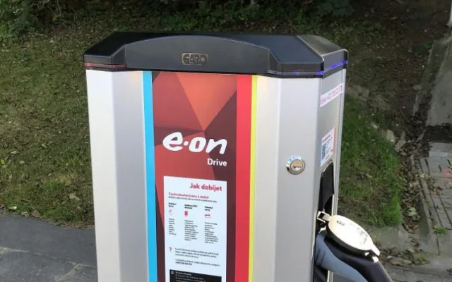 E.ON otevřel tři dobíjecí stanice v Českém Krumlově