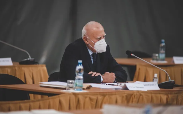 Ustavující zastupitelstvo vedl do zvolení nového hejtmana Jan Zahradník (ODS).