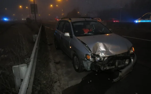 Nepochopitelný manévr na okraji Budějc. Řidič se na frekventovaném tahu začal otáčet do protisměru.