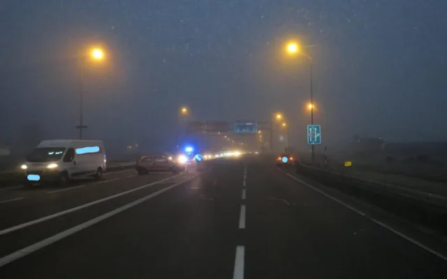 Nepochopitelný manévr na okraji Budějc. Řidič se na frekventovaném tahu začal otáčet do protisměru.