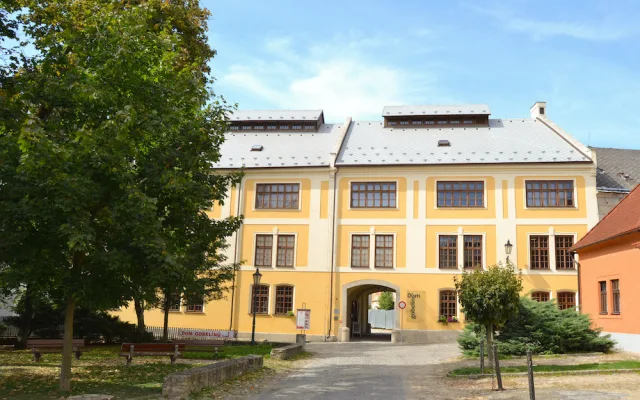 Muzeum fotografie a moderních obrazových médií a Dům gobelínů, kulturních tradic a řemesel v Jindřichově Hradci znovu otevřely své brány veřejnosti