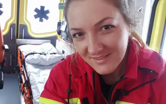 Nadrotmistryně Lucie Kaňuková absolvuje praxe u zdravotnické záchranné služby.