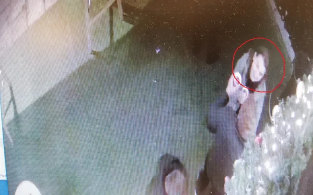 Policie řeší rvačku v centru města. Hledá svědky