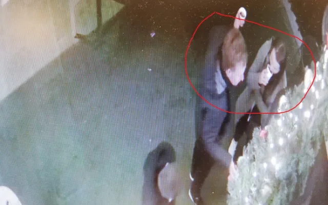 Policie řeší rvačku v centru města. Hledá svědky