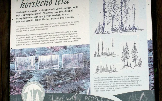 Poničená infortabule.
