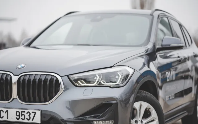 Parťák na výlet i sluha pro služební cesty. BMW X1 dokázalo skloubit luxus a kompaktnost za přijatelnou cenu