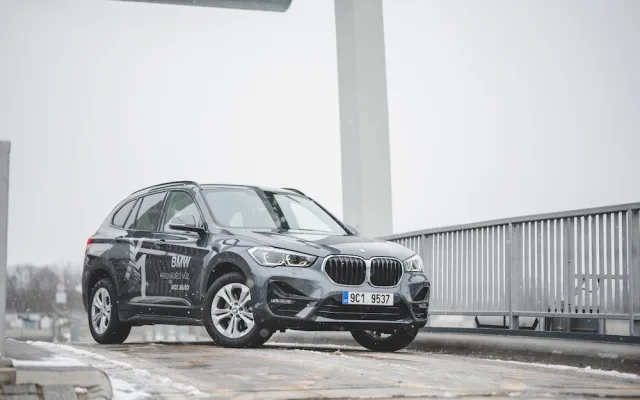 Parťák na výlet i sluha pro služební cesty. BMW X1 dokázalo skloubit luxus a kompaktnost za přijatelnou cenu