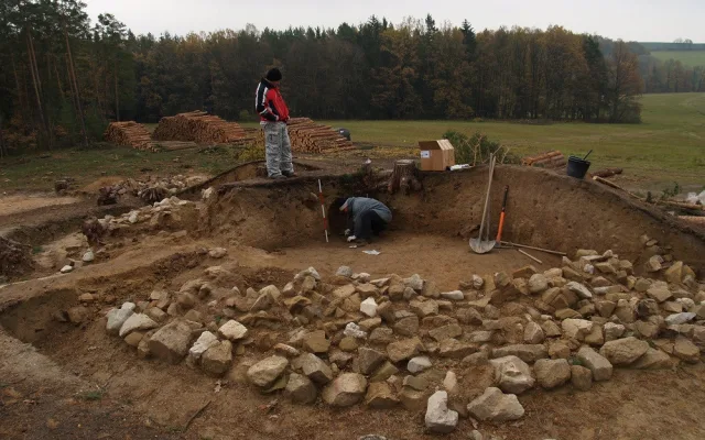Co přinesla dálnice. Nová výstava Jihočeského muzea představí poklady odhalené dopravními stavbami