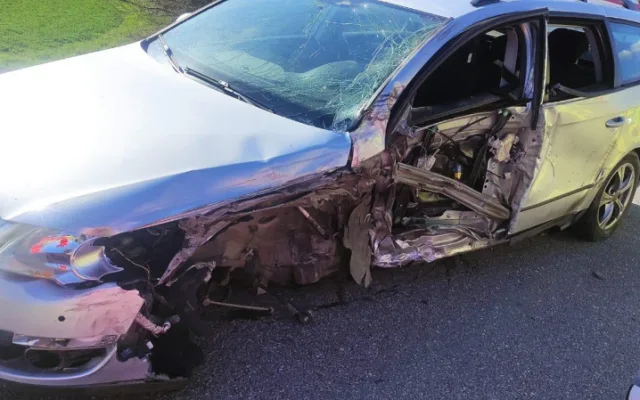 Vážná nehoda u Vodňan. Silnice je uzavřena, doprava je vedena po objízdné trase