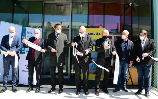 Nová přístavba knihovny otevřela. Nabízí více jak 100 tisíc knih