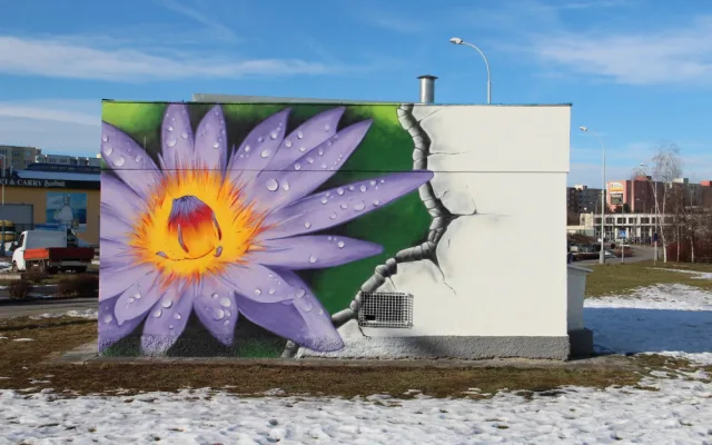 Vodohospodářský objekt posprejoval streetartový umělec. Malba ukazuje cestu vody