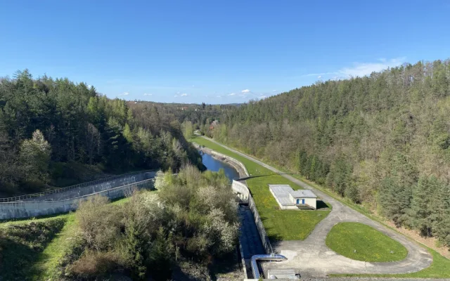 Tip na víkend: Rozhlédněte se po vodní nádrži Římov a projděte část křížové cesty