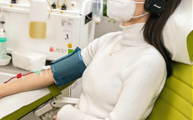 Na Pražské třídě otevírá nové odběrové centrum Cara Plasma. Přináší profesionální zdravotní péči a odměny pro pravidelné dárce