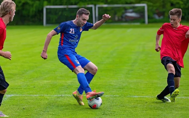 Amatérští fotbalisté se vrátili na trávník. Turnaj šesti klubů otevřel zápas Plané s Lišovem